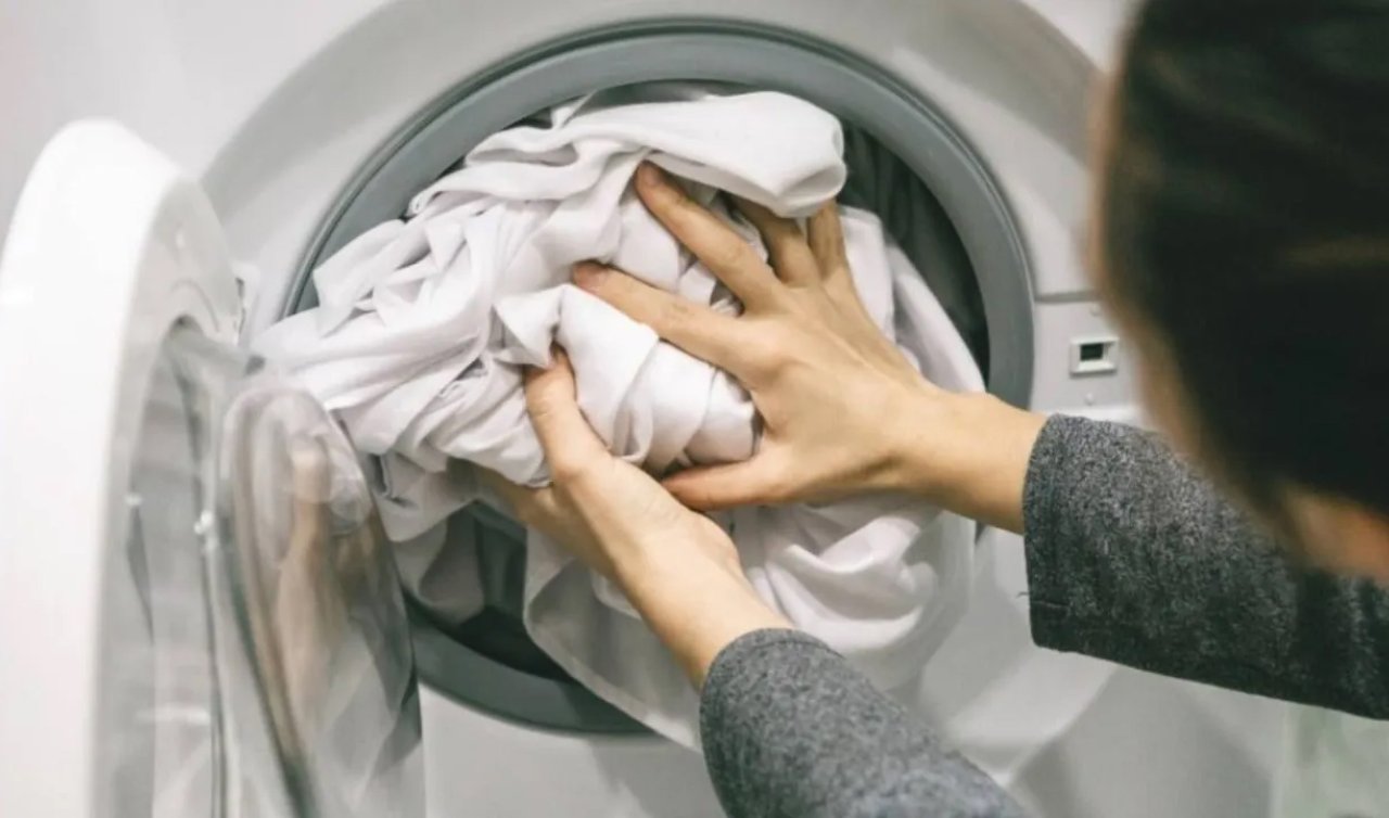 Bu 10 öneriyi dikkate alan kişilerin çamaşır makinesinden çıkan kıyafetler mis gibi kokacak! İşte 10 öneri...