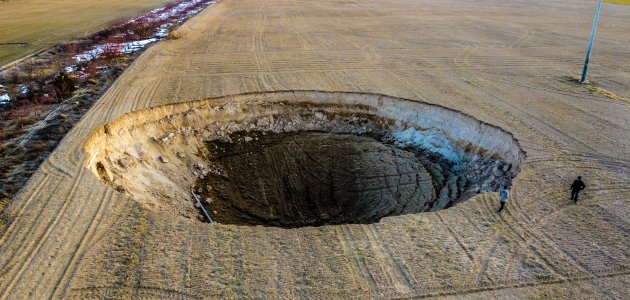 Konya'da 4.3 büyüklüğünde deprem sonrası obruk oluştu