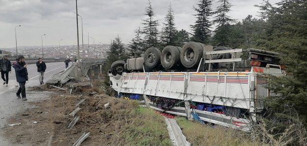  TEM’de 23 araç birbirine girdi! İstanbul yönü kapandı