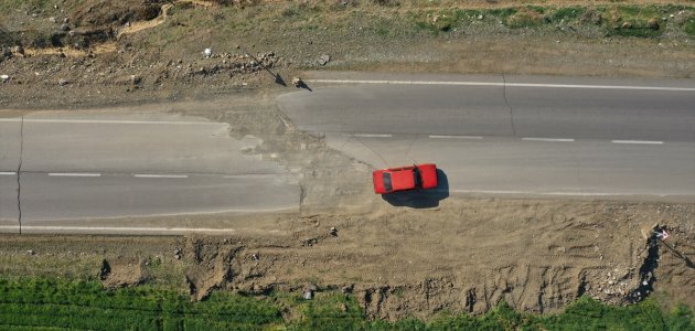  Kahramanmaraş’ta yollar 4 metre kaydı