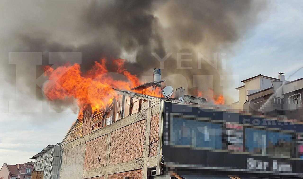 Konya’da iş merkezinin çatısında yangın çıktı! 
