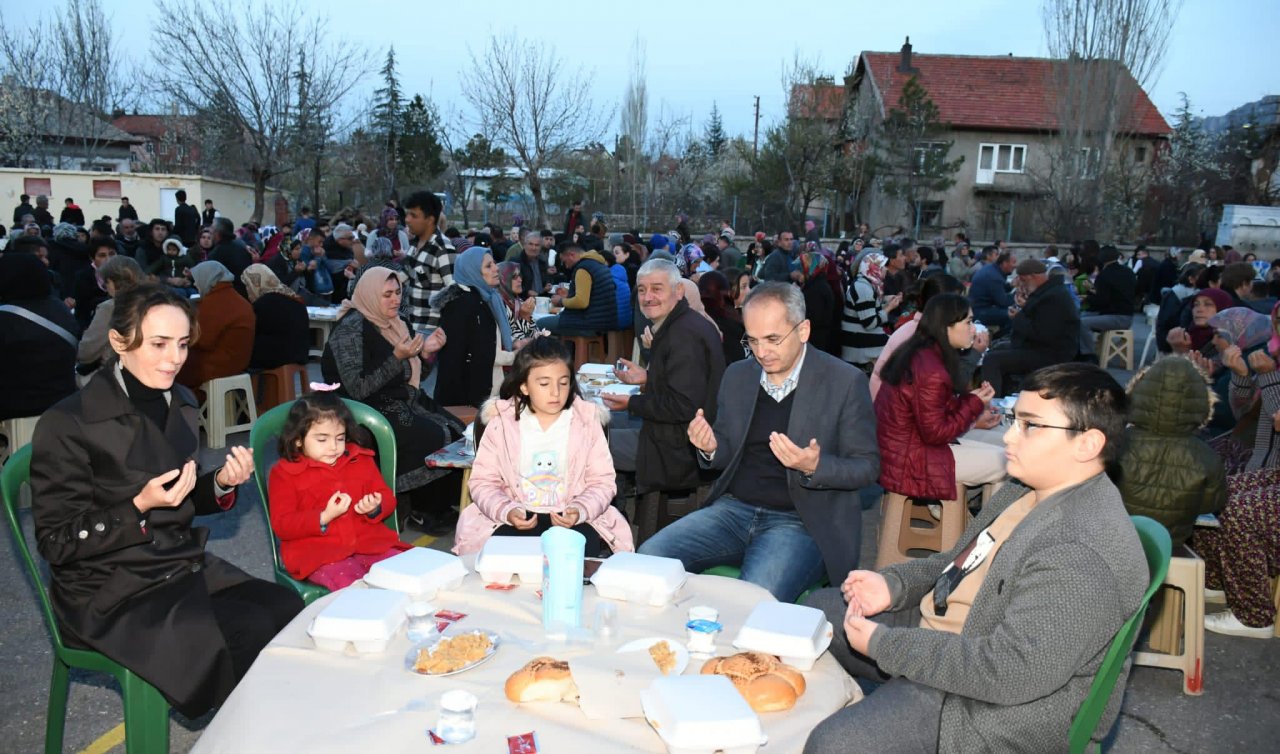  Kaymakam Deniz Pişkin mahalleliyle iftar yaptı