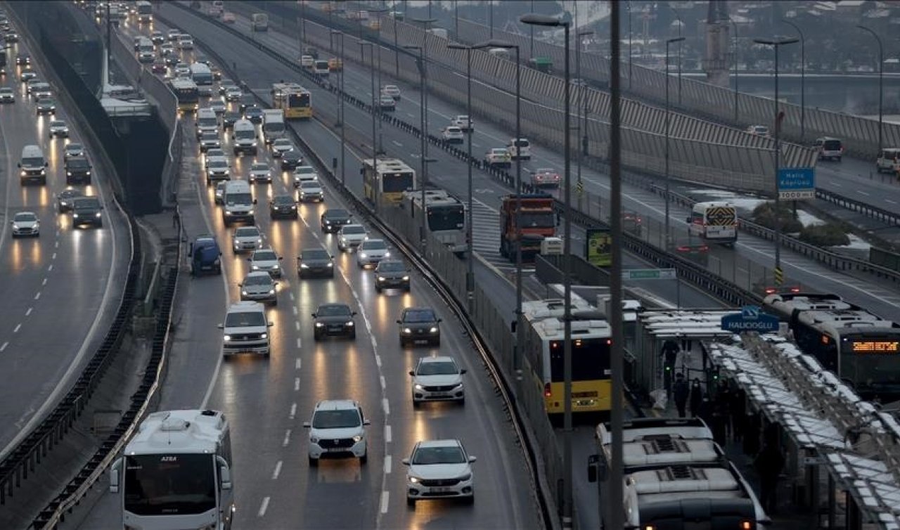  Trafiği yavaşlatan çakarlı düğün konvoyuna para cezası