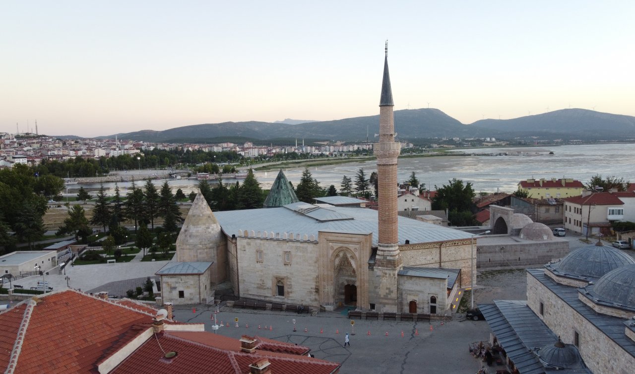  Konya’da o cami ramazan ayında ziyaretçi rekoru kırdı