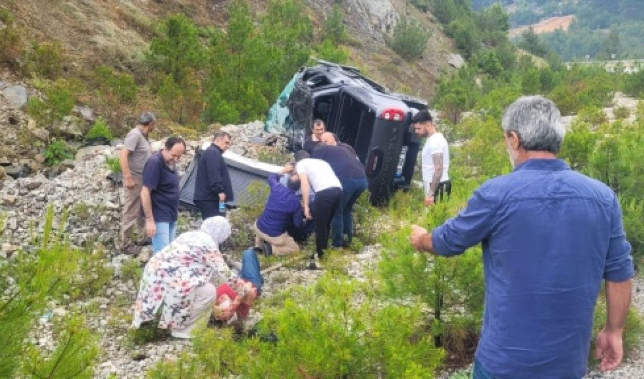  Eski Ekonomi Bakanı Nihat Zeybekci trafik kazası geçirdi