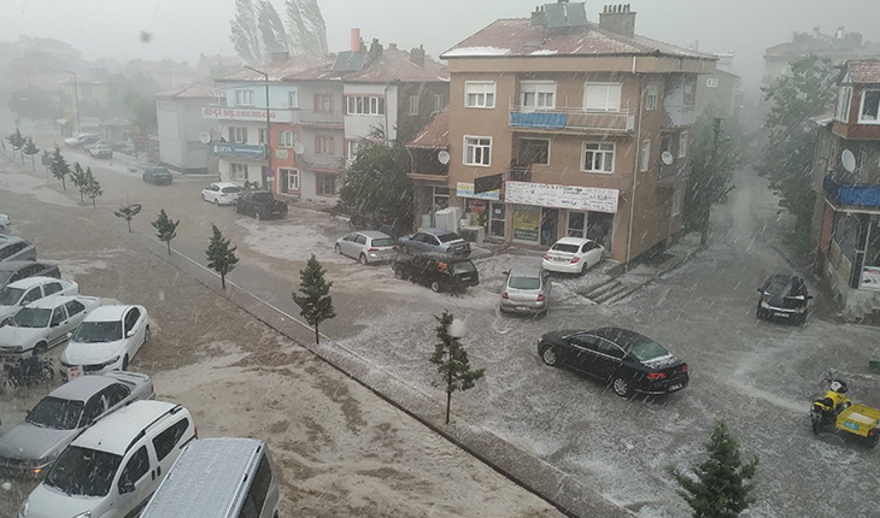  Konya bugün aşırı sıcakları görürken o ilçe sağanak ve doluya teslim oldu