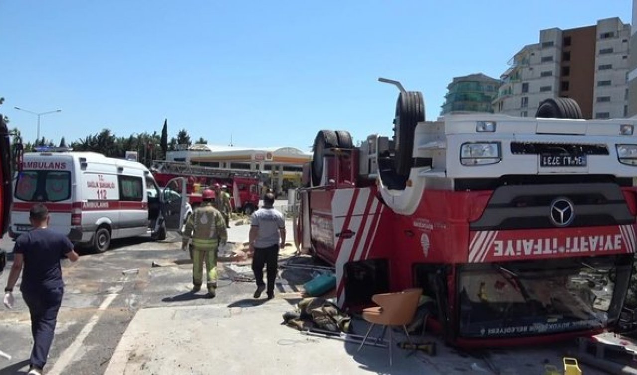  Son dakika: Feci kaza! İtfaiye aracı takla attı