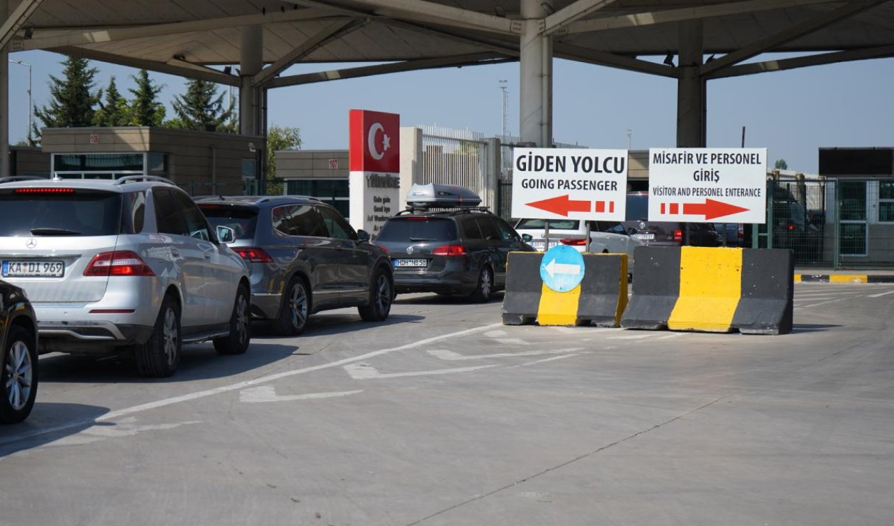  Kapıkule’de gurbetçilerin dönüş yoğunluğu sürüyor