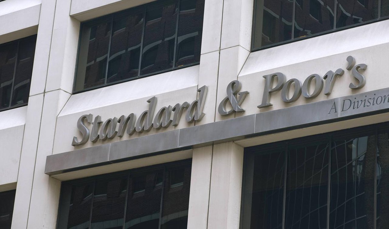  Standard & Poor’s Türkiye’nin kredi notunu “durağan’’a çıkardı