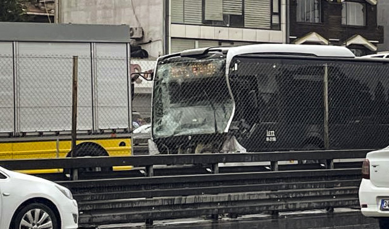  İki metrobüs çarpıştı