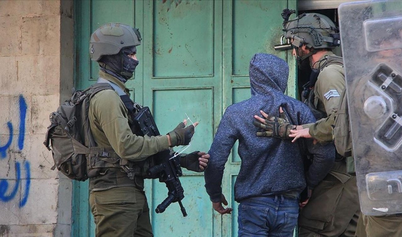  İsrail güçleri, işgal altındaki Batı Şeria’da ikisi çocuk 40 Filistinliyi gözaltına aldı
