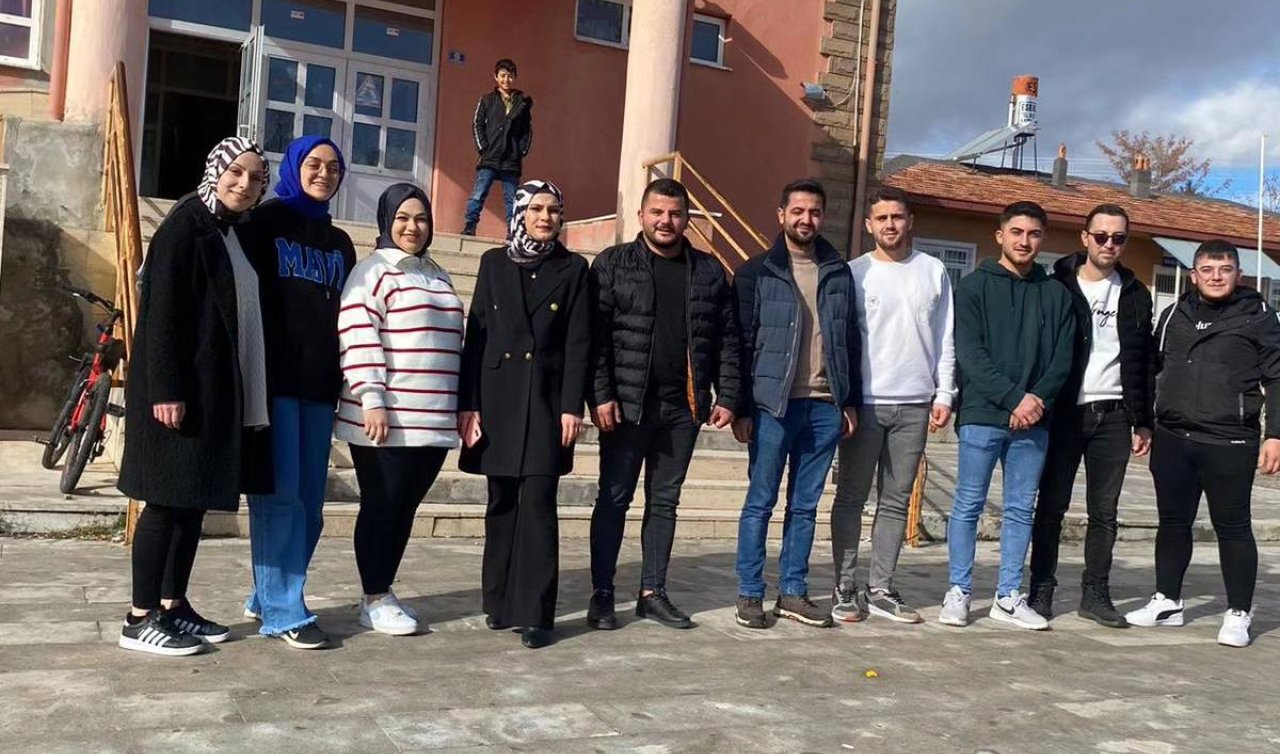 Ak Parti Seydişehir Gençlik Kolları Başkanlığı Çocukların Yüzünü Güldürdü