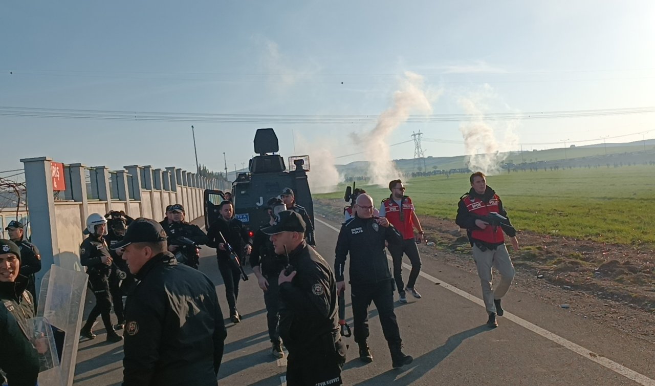  Maçın ardından taşkınlık çıkaran gruba polis müdahale etti