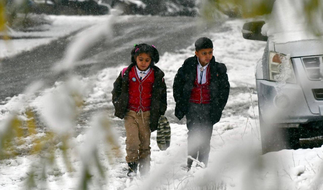   Olumsuz hava koşulları nedeniyle 3 ilde eğitime 1 gün ara verildi