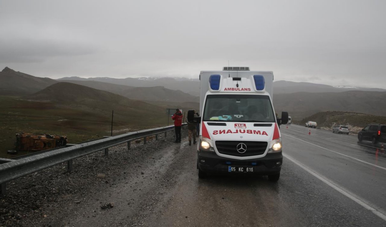  Van’da askeri araç devrildi: 1 askerimiz yaralandı