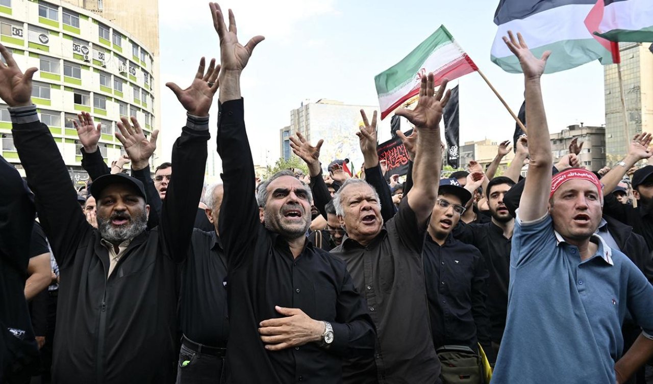  İran Cumhurbaşkanı Reisi’ye veda ediyor