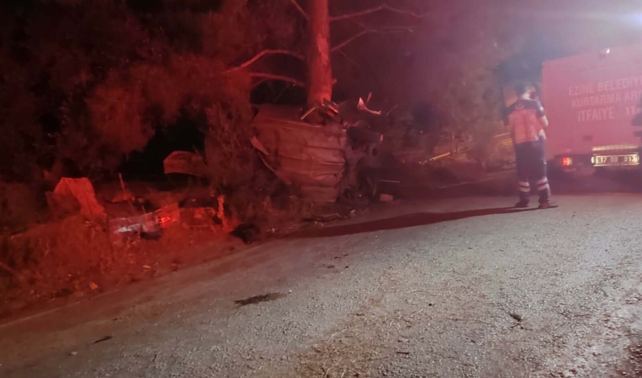  Otomobil ağaca çarptı; sürücü ile arkadaşı öldü
