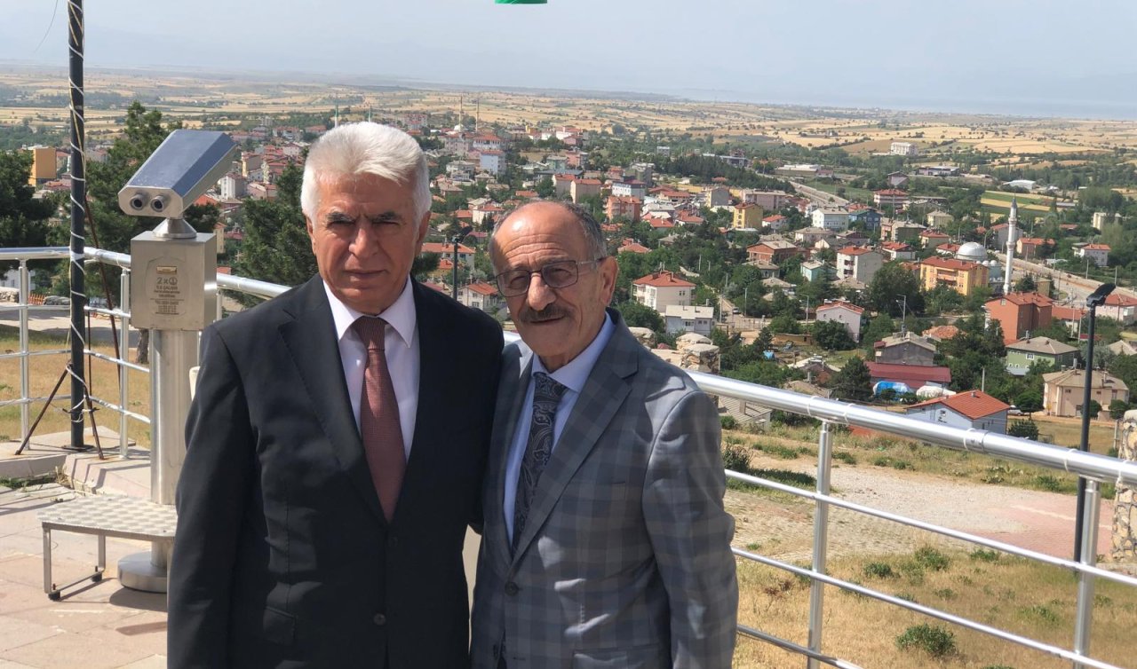  Beyşehir Belediye Başkanı Bayındır Hüyük Belediye Başkanı Sefer’i ziyaret etti 