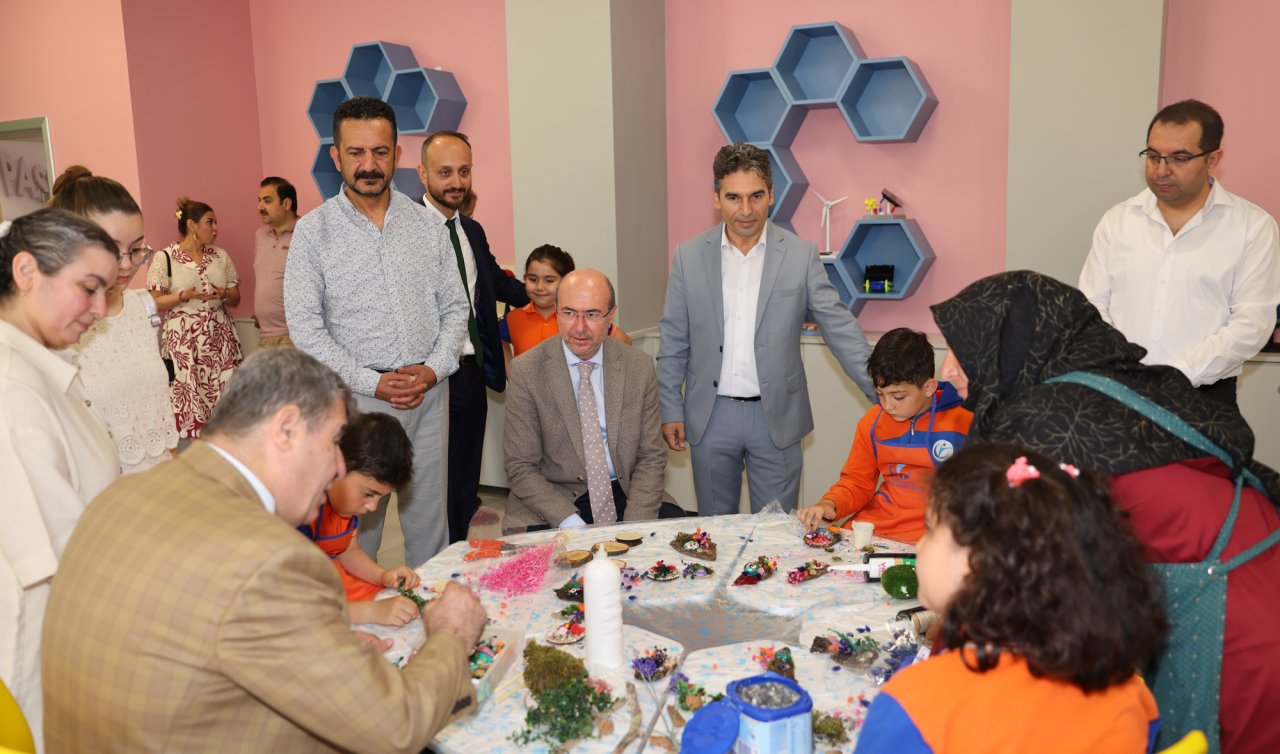 Başkan Pekyatırmacı Şehit Erkan Kurşun İlkokulu’nda yıl sonu sergisine katıldı