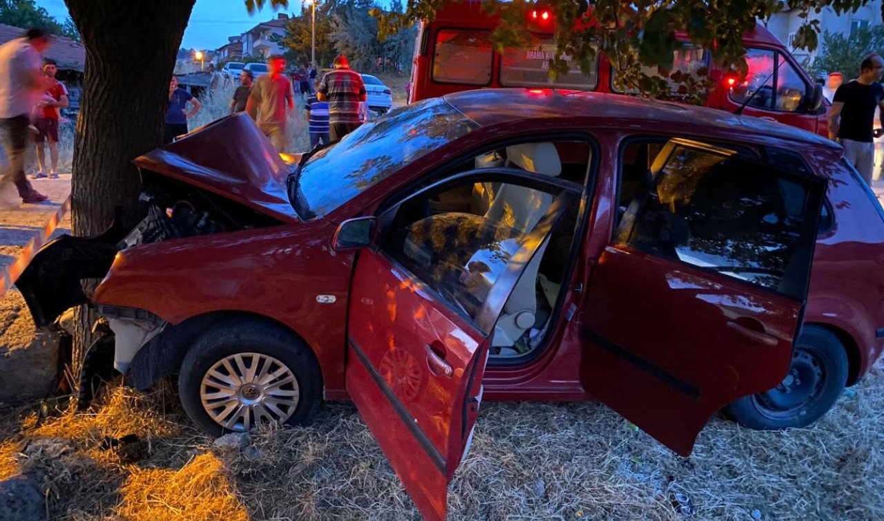 Otomobil ağaca çarptı: 2 ölü, 6 kişi yaralı