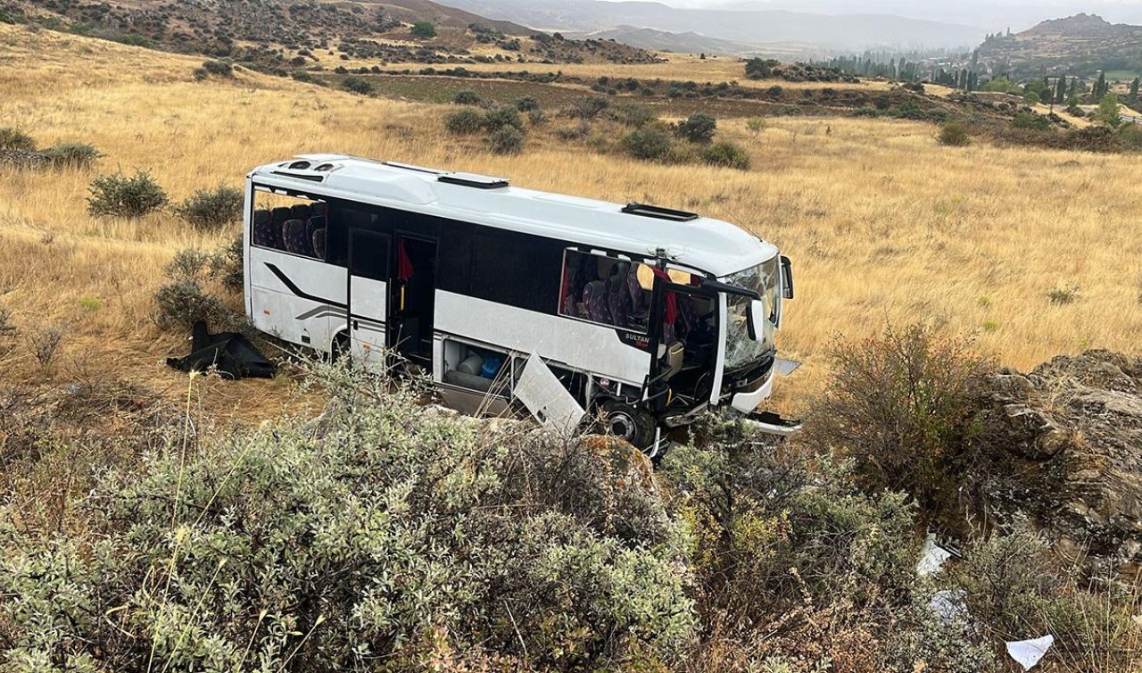  Düğüne giden midibüs devrildi: 27 yaralı