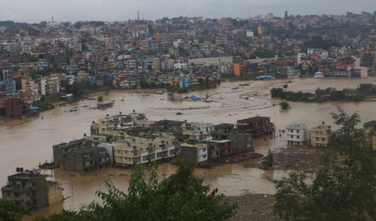  Nepal’deki heyelan ve sellerde 100 kişi hayatını kaybetti