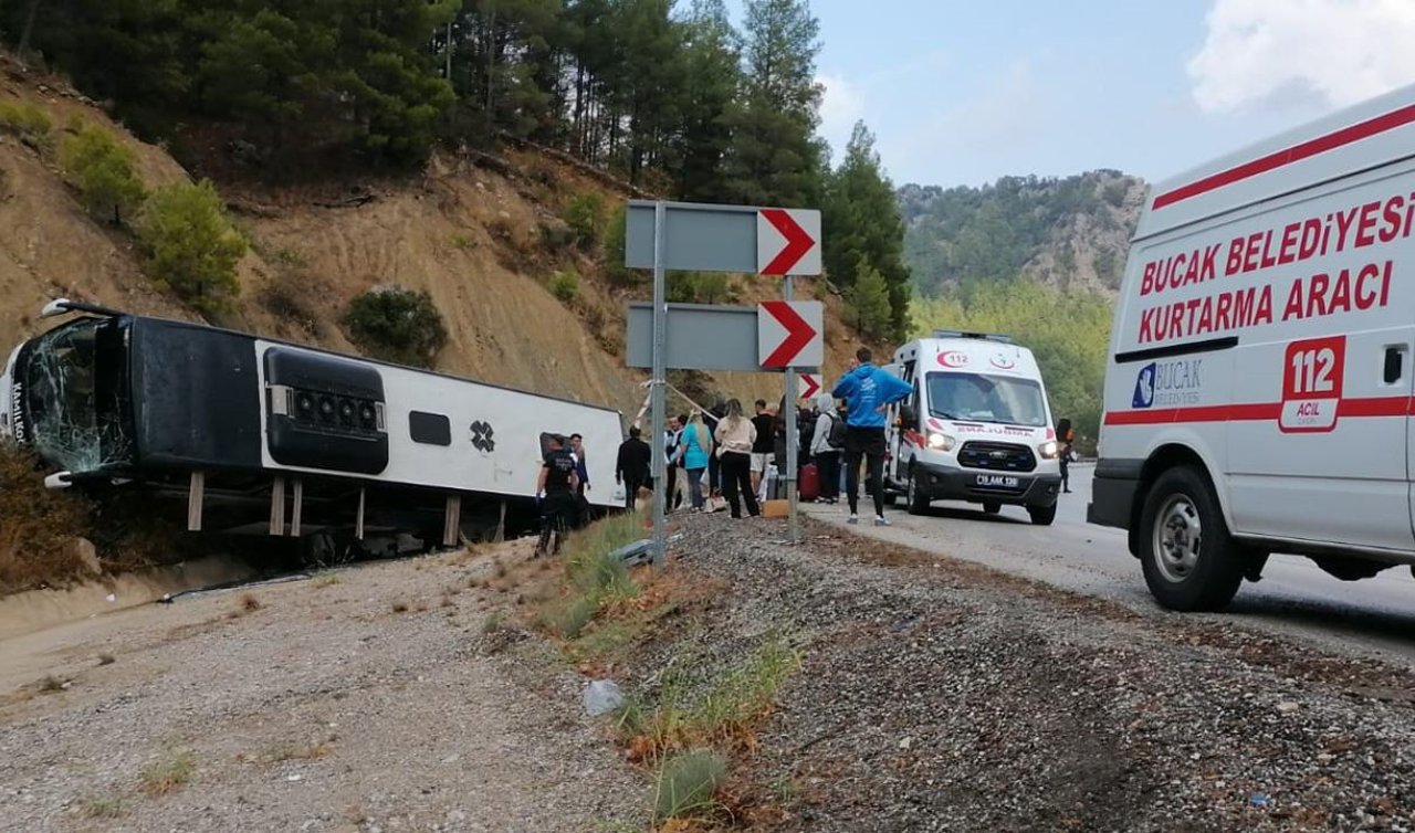 Yolcu otobüsü şarampole devrildi: 8 yaralı