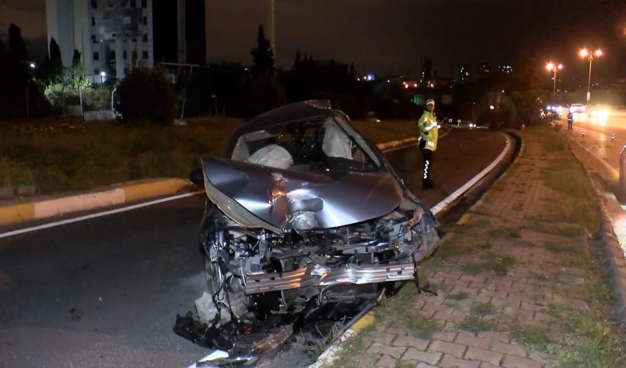  Aşırı hız kazalara yol açtı; durağa dalan sürücüyü itfaiye kurtardı