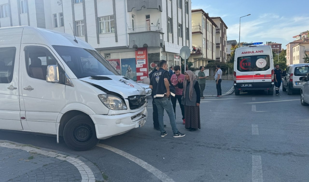 Otomobil ile minibüs çarpıştı: 7’si öğrenci 8 yaralı