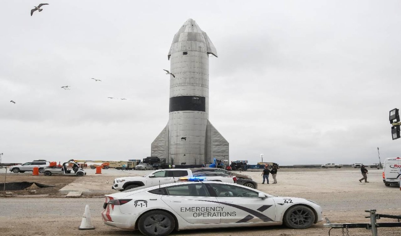  SpaceX’in Starship roketi beşinci test uçuşunda başarılı iniş yaptı