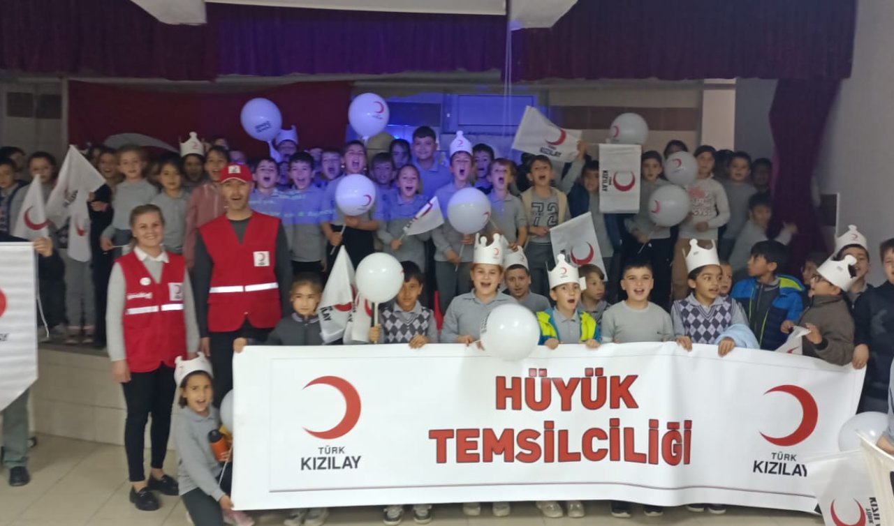  Türk Kızılay’ı yetkilileri Hüyük’te öğrencilerle buluştu