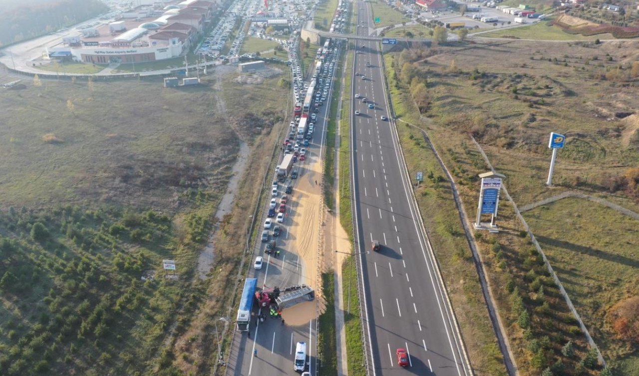 Anadolu Otoyolu’nda tır devrildi: Ankara yönü ulaşıma kapandı