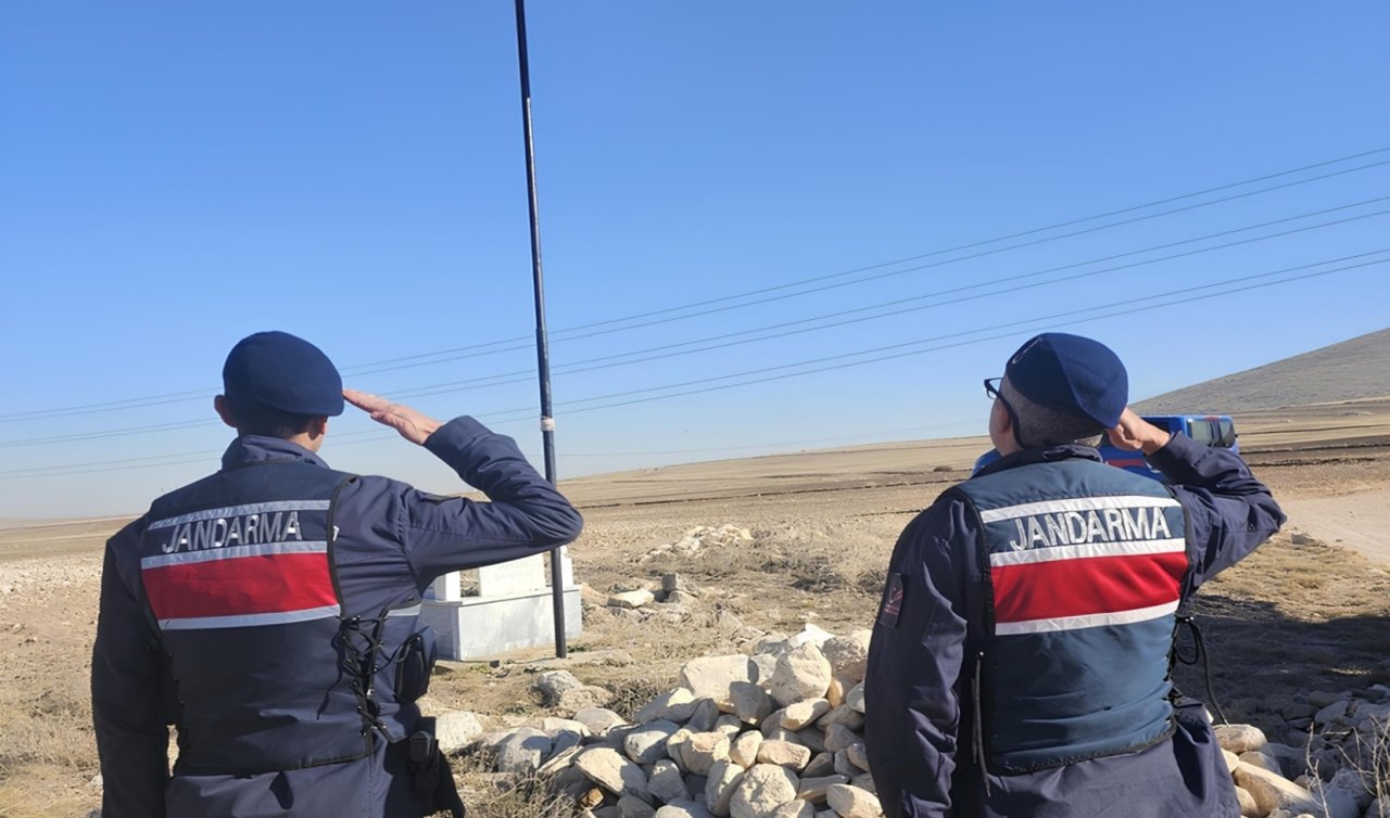 Konya’da meçhul şehit mezarının bayrağı yenilendi