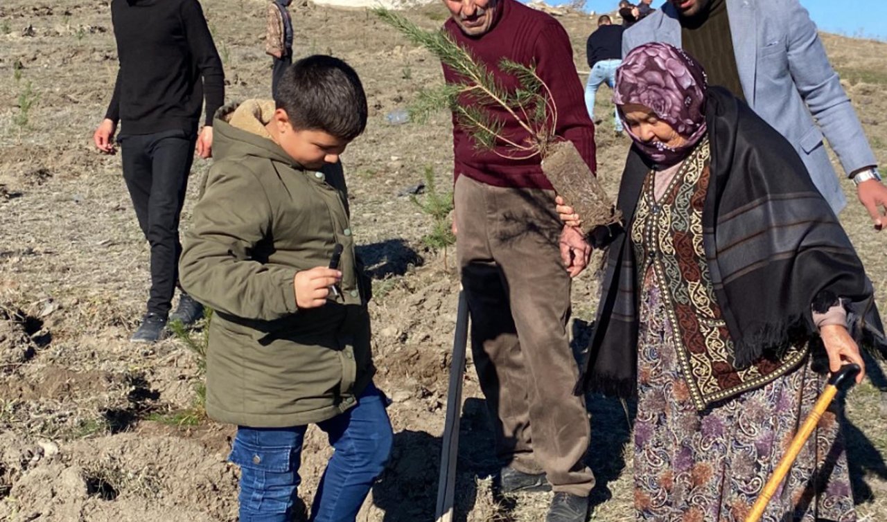 Köyde içme suyu sorunu çözülünce kadınlar hatıra ormanı kurdu