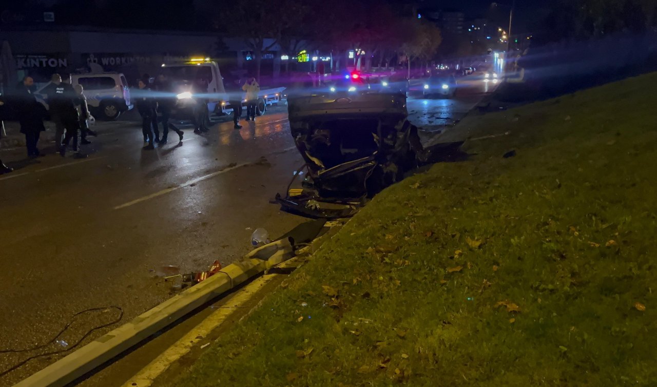 Otomobil aydınlatma direğine çarpıp takla attı: 2 yaralı