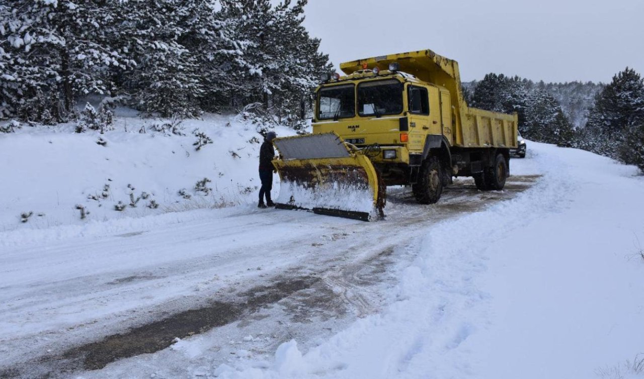 Karabük’te kar nedeniyle kapanan köy yolları ulaşıma açıldı