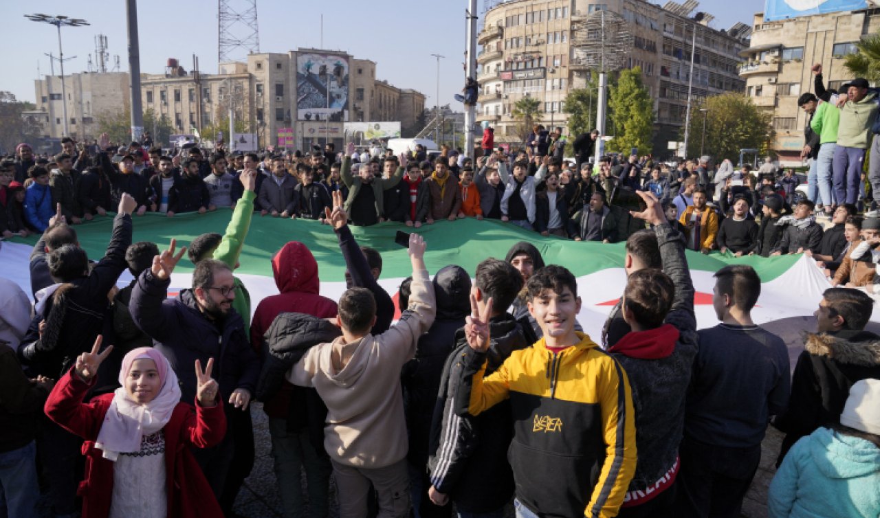 Suriyeliler Şam’a akın ediyor