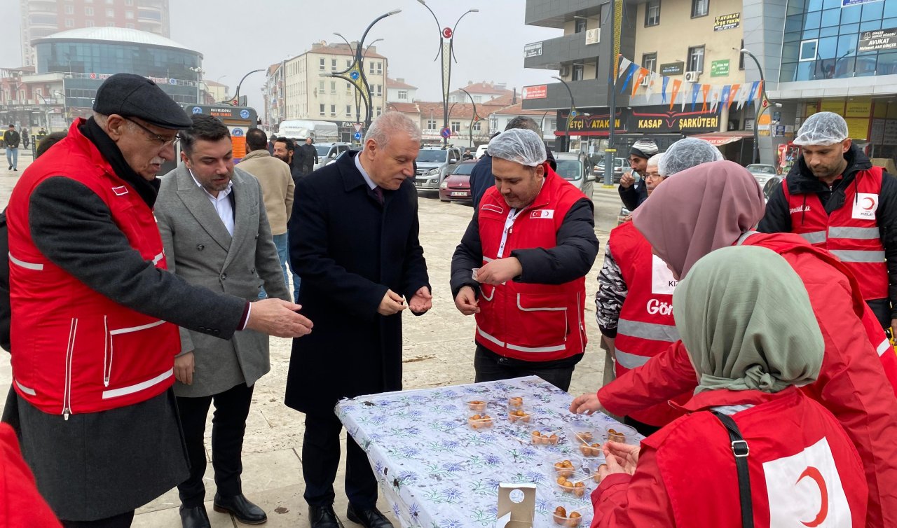 Kulu Kızılay Şubesi ve hayırseverlerden vatandaşlara lokma ikramı!