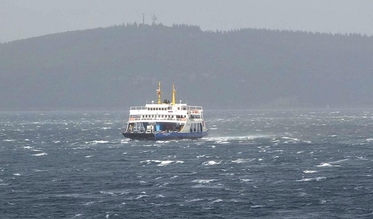 Kuzey Ege’de deniz ulaşımına fırtına engeli