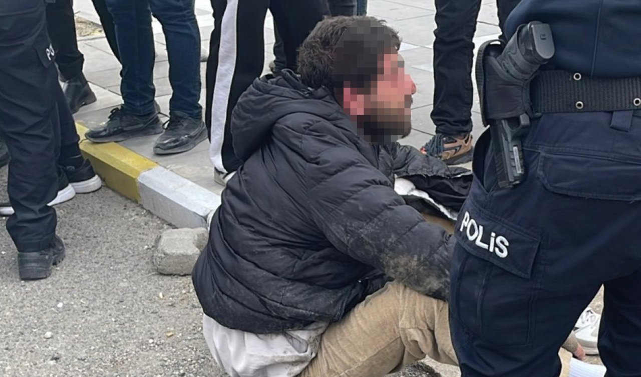 Yoldan geçenleri bıçakla tehdit edince dövülüp polise teslim edilen şüpheli serbest bırakıldı