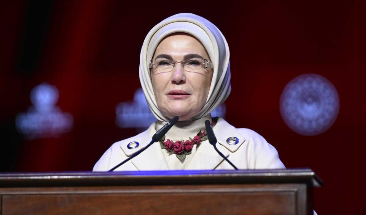 Emine Erdoğan İslam aleminin Mirac Kandili’ni kutladı