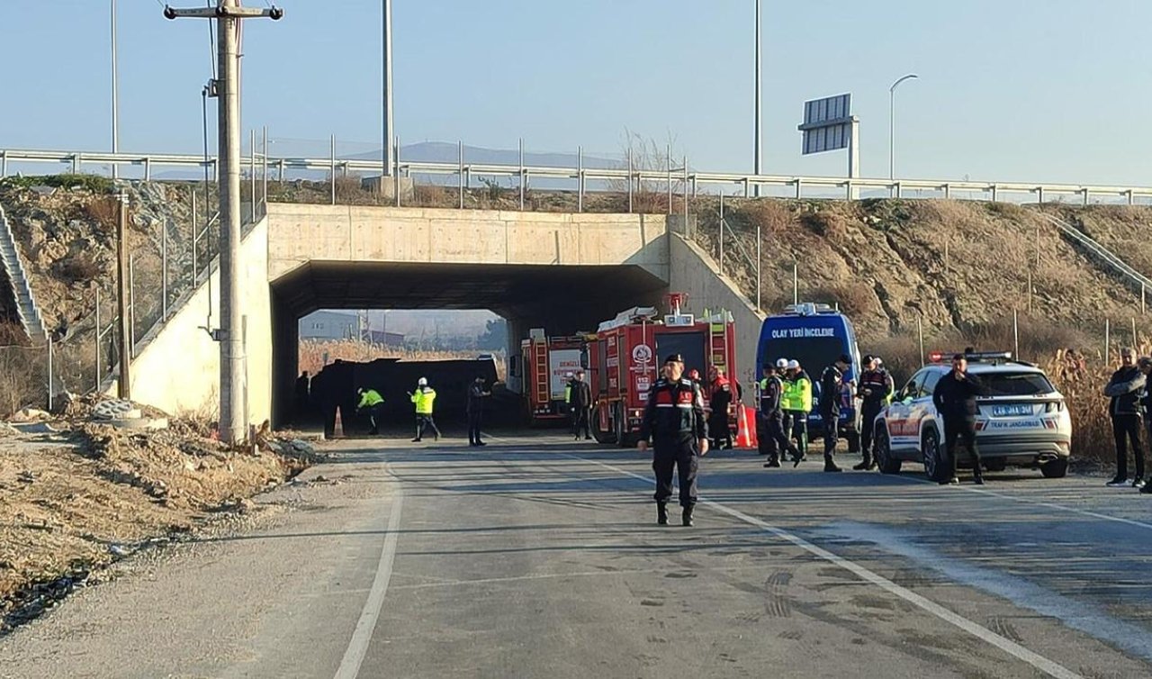  İşçileri taşıyan midibüs devrildi: 4 ölü