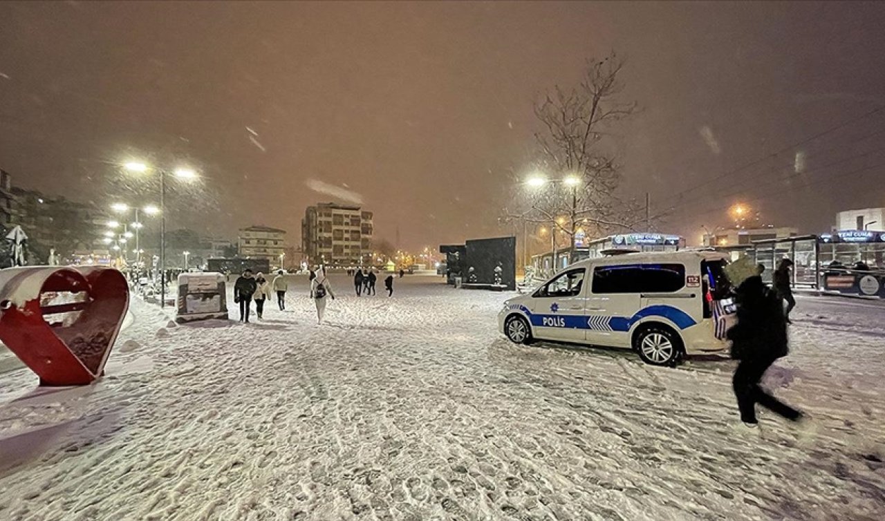 Kocaeli’de yarın okullar tatil mi? 10 Şubat 2025 Pazartesi Kocaeli’de kar tatili var mı, yok mu? Valilik açıklama yaptı mı?