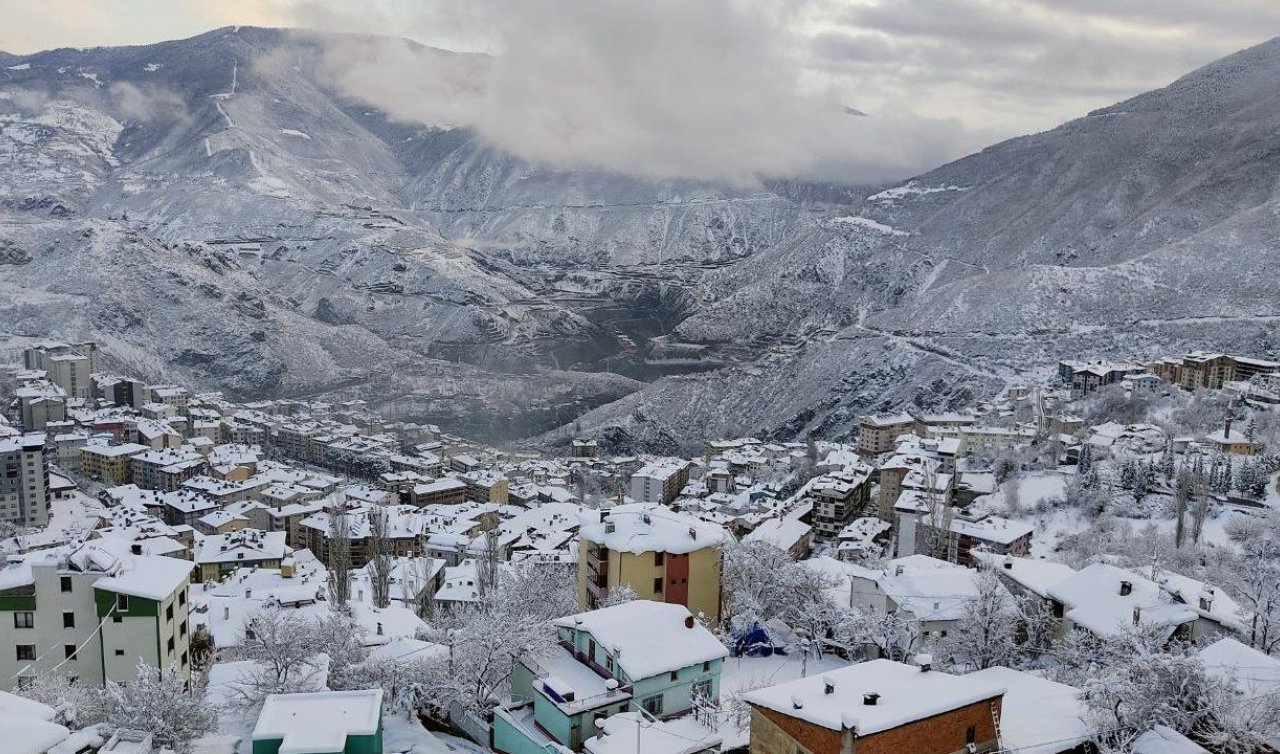 Artvin’de yarın okullar tatil mi? 11 Şubat 2025 kar Artvin’de kar tatili var mı, valilik açıklama yaptı mı? Artvin’de yarın ders işlenecek mi?