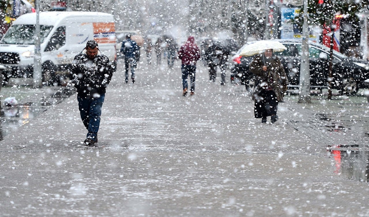 Elazığ’da yarın okullar tatil mi? 21 Şubat 2025 Cuma günü Elazığ’da kar tatili var mı, yok mu, ders işlenecek mi? Valilik açıklama yaptı mı?	