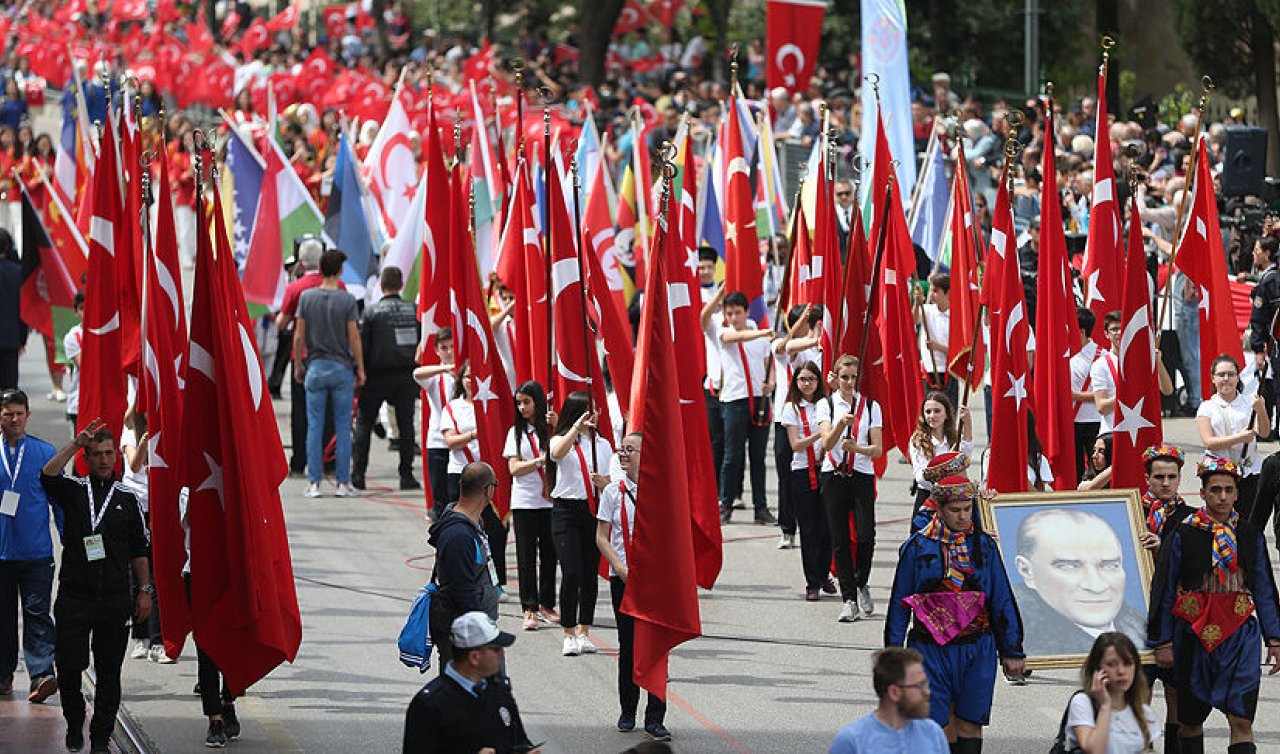 2025 Resmi Tatiller Takvimi: 18 Mart resmi tatil mi, yarın okullar tatil mi? 