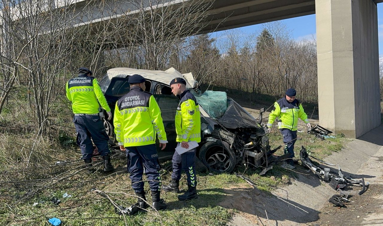 Otomobil, köprü ayağına çarptı; Sırp dansçı öldü, 3 arkadaşı yaralı